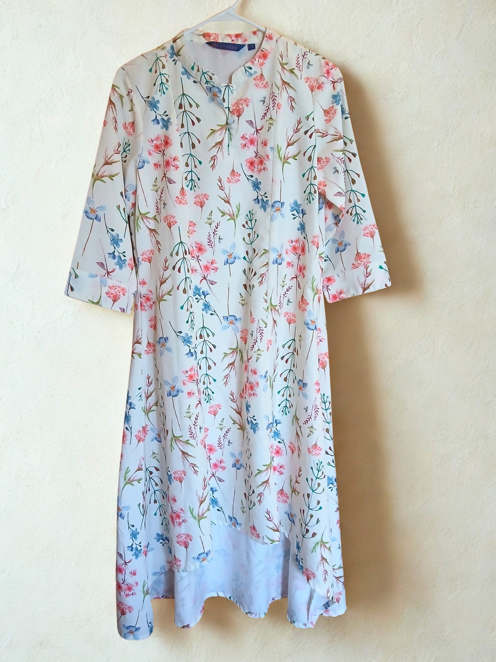 NWOT Indian Pakistani Tunic Dress / Kurta in White, Pink and Blue - Bust Size 20